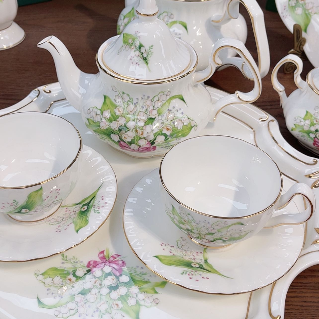 【闪购商品】瓷片一壶两杯——————-