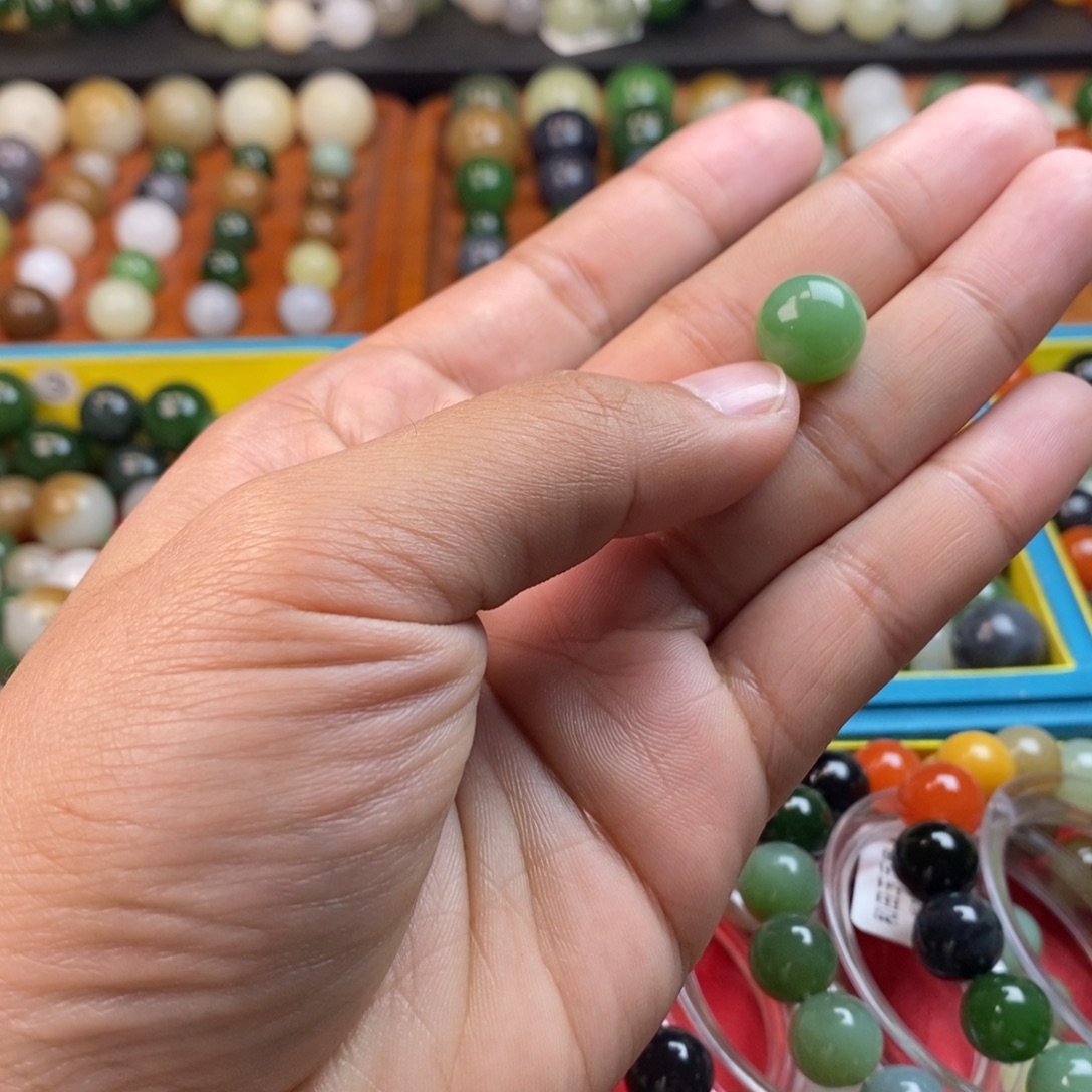 和田玉未镶嵌珠宝奇石卡12果阳绿y