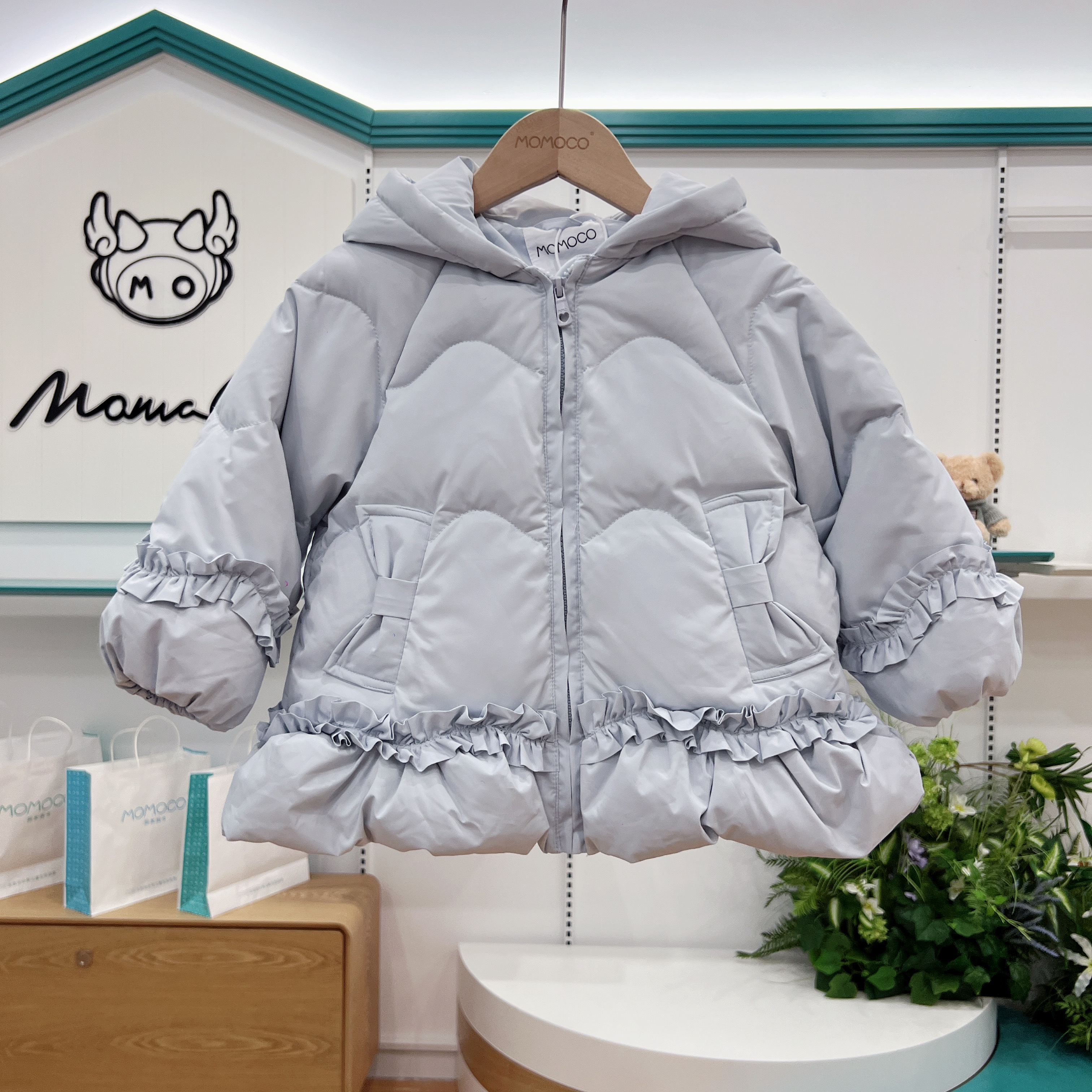 MOMOCO女童冬季新款保暖洋气花边刺绣连帽棉服外套77880101023