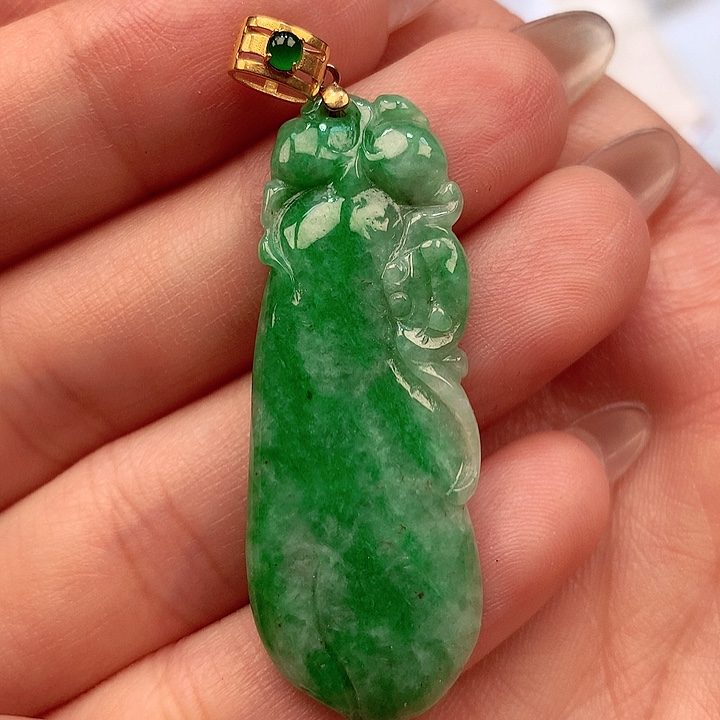 翡翠颈饰18K金镶嵌翡翠