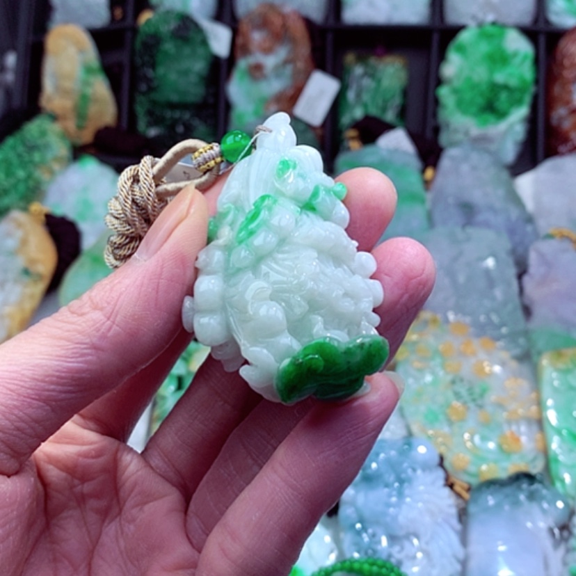 【闪购商品】翡翠颈饰未镶嵌挂件