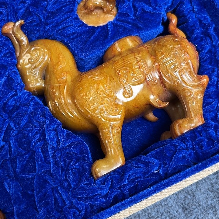 和田玉车挂未镶嵌闫****