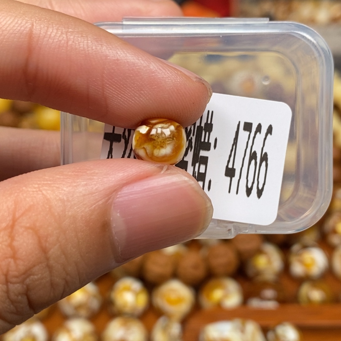 蜜蜡未镶嵌珠宝奇石4766