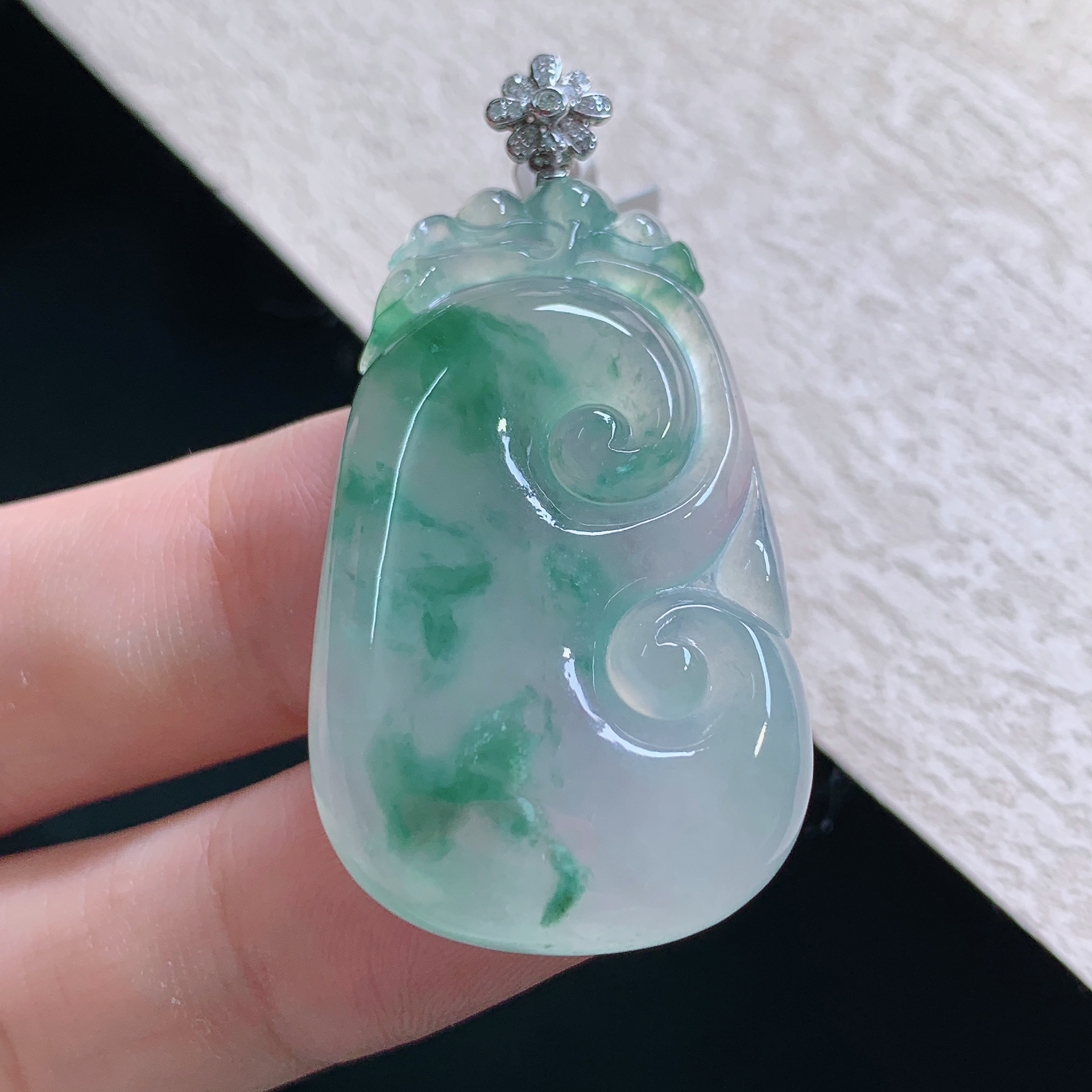 缅甸天然翡翠A货老坑冰种浓墨飘花如意吊坠精品时尚38.6*23.8*5.8