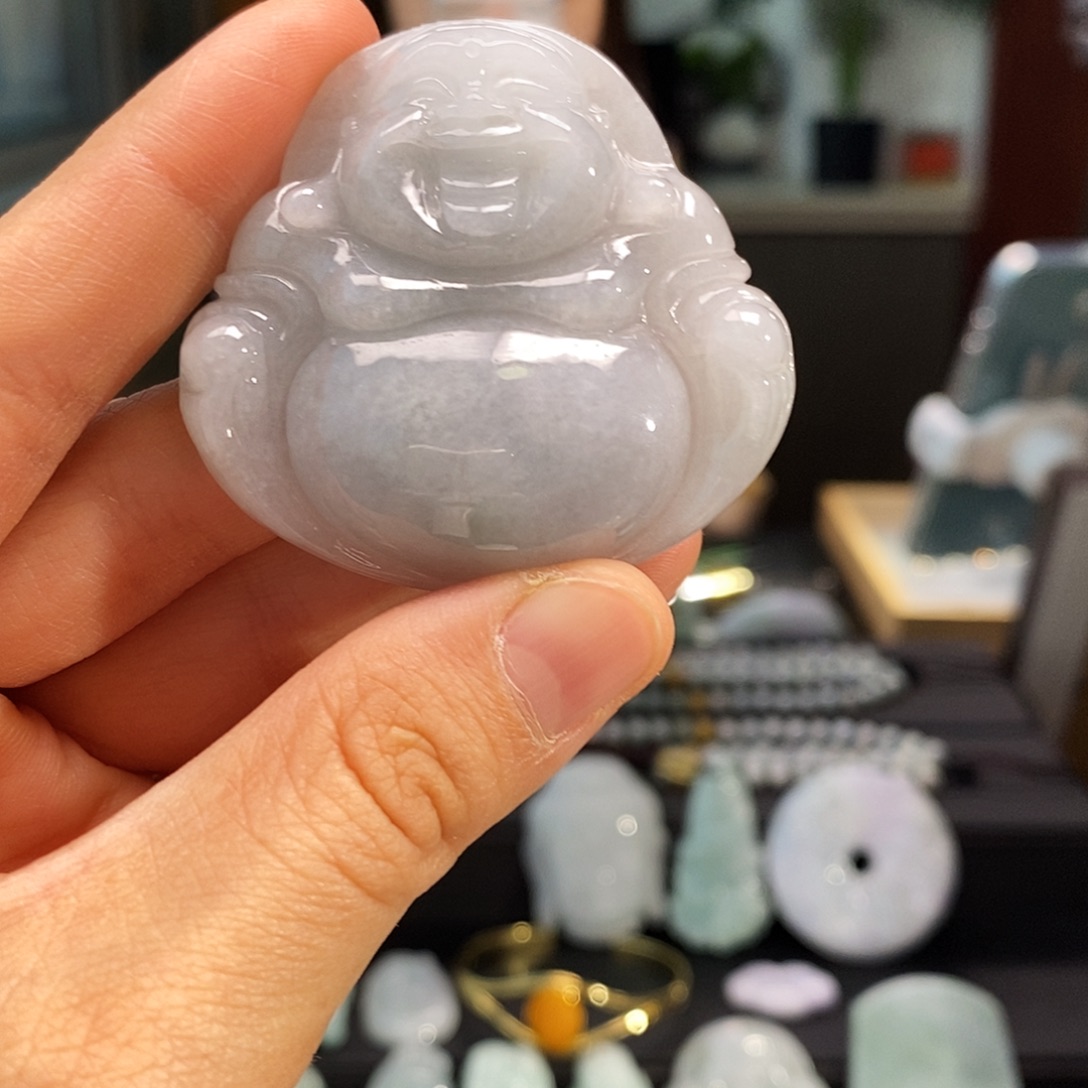 翡翠未镶嵌颈饰大佛公