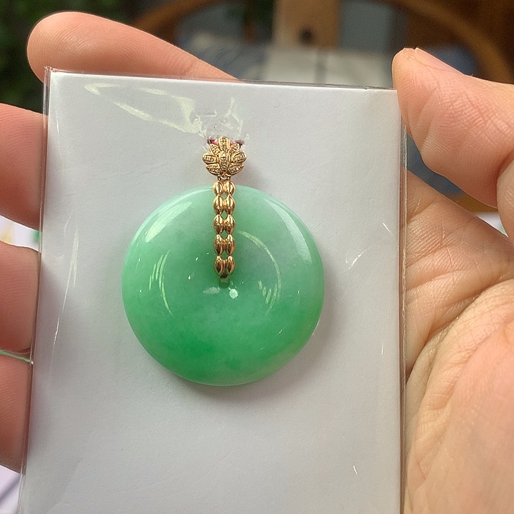 翡翠18K金镶嵌颈饰翡翠首饰