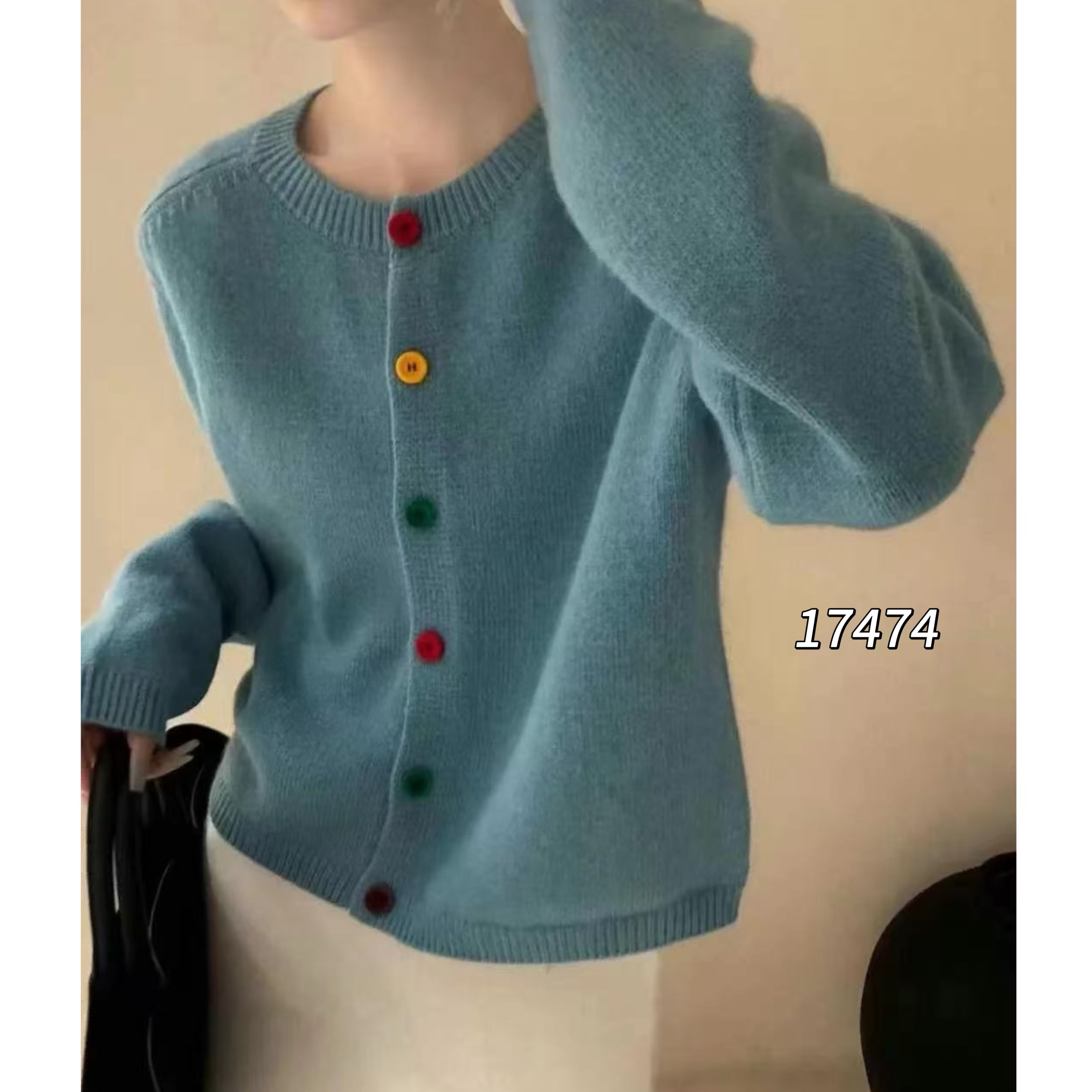 17474 WANGDAN（部无水洗唛介意慎拍)圆领加厚多巴胺纽扣针织衫