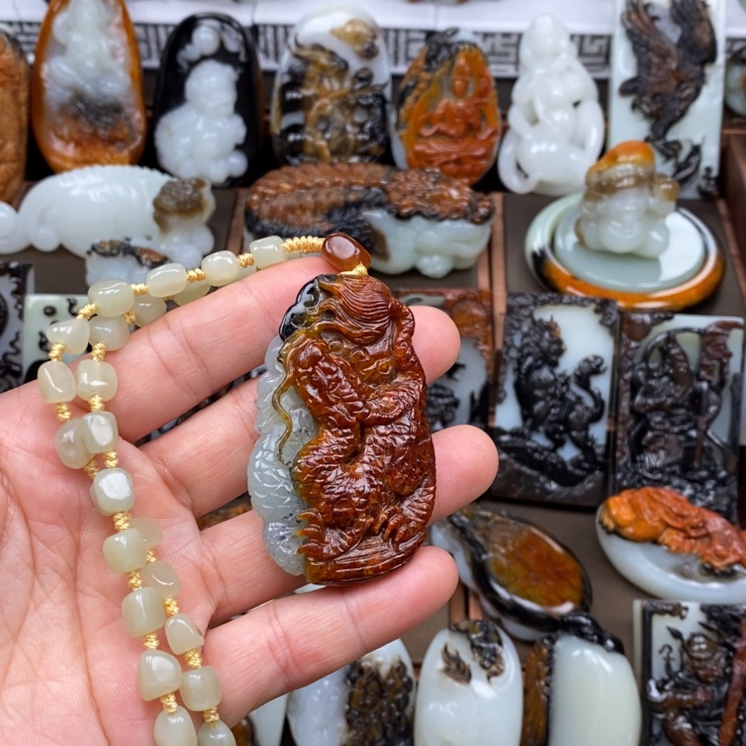 颈饰未镶嵌和田玉