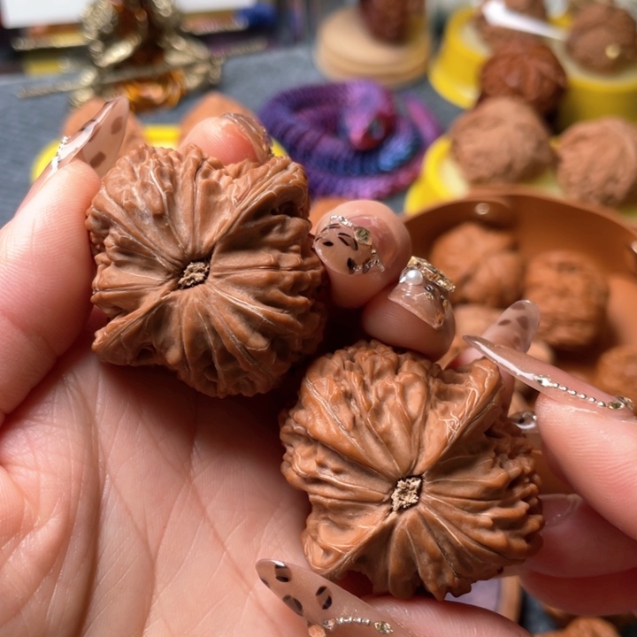 文玩核桃把件凌*哥磨盘