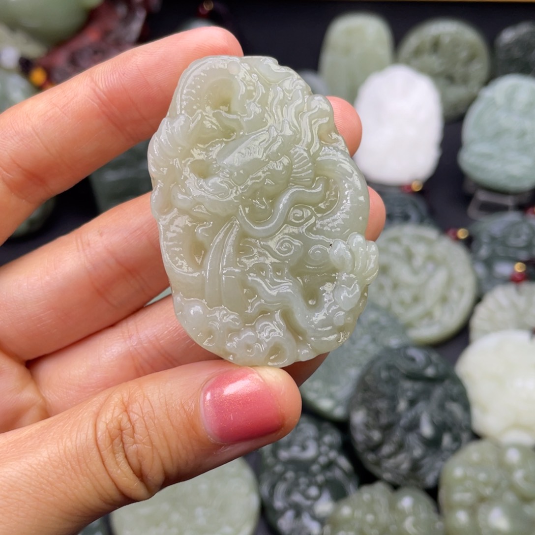 和田玉颈饰未镶嵌