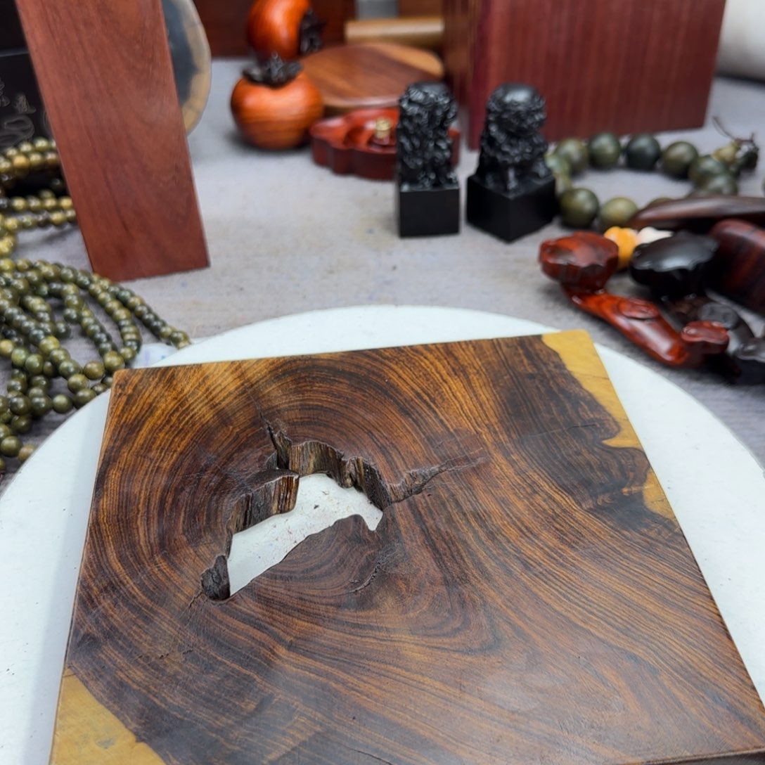 大果紫檀（缅甸花梨）蝎*