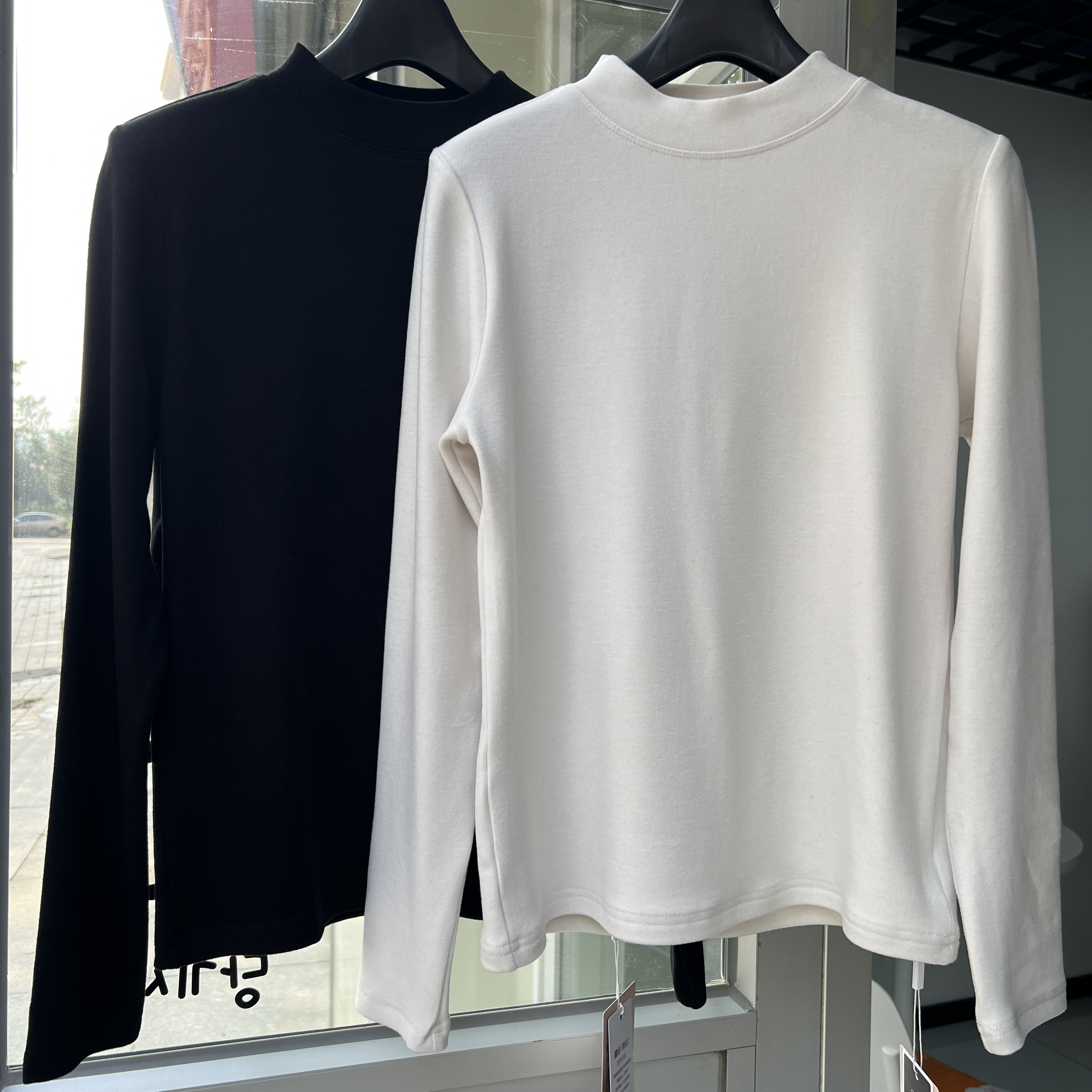 （崔社长韩裝2번가게） 韩国 긴팔티牛奶黑白灰打底