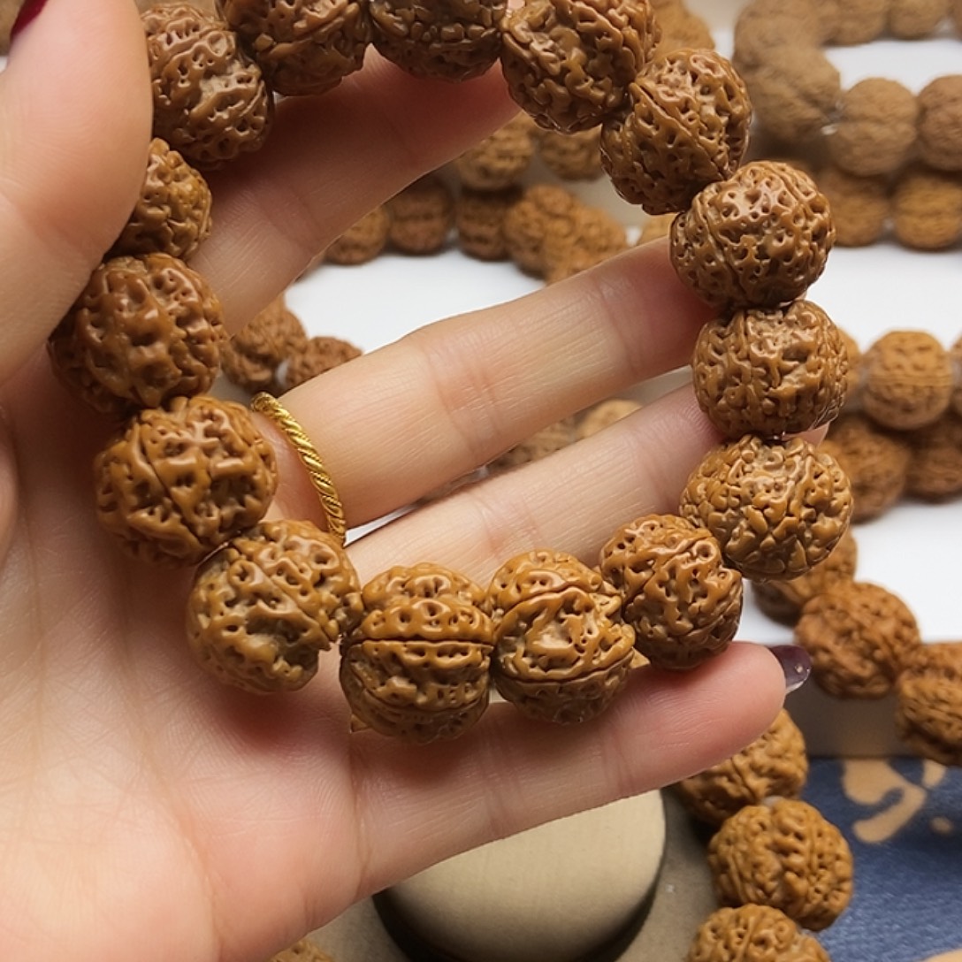 金刚菩提吊坠蜂王梅花