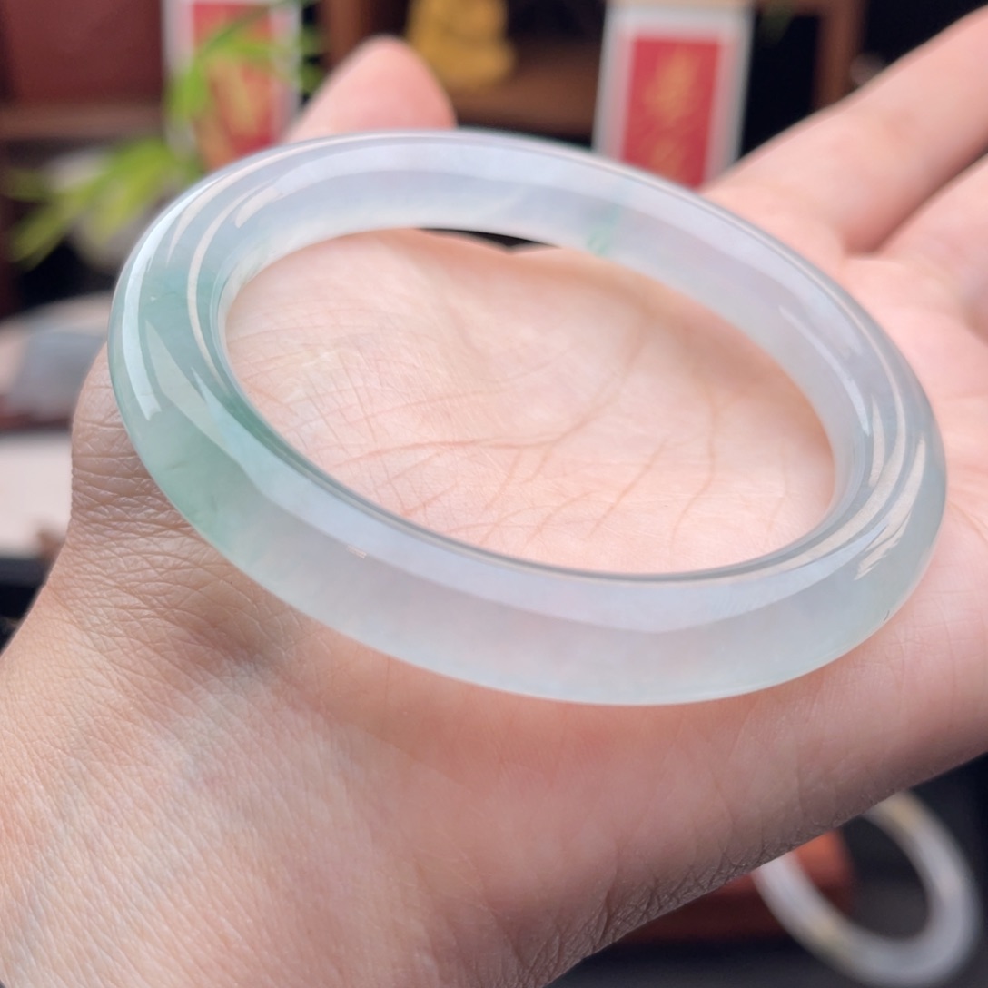 未镶嵌手镯（圆镯）翡翠