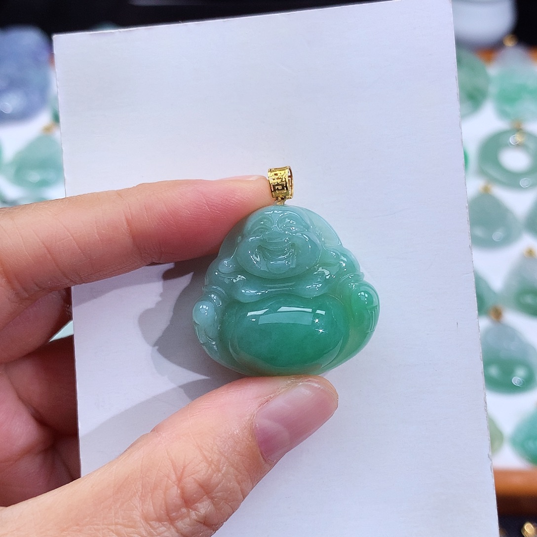 翡翠18K金镶嵌颈饰翡翠吊坠