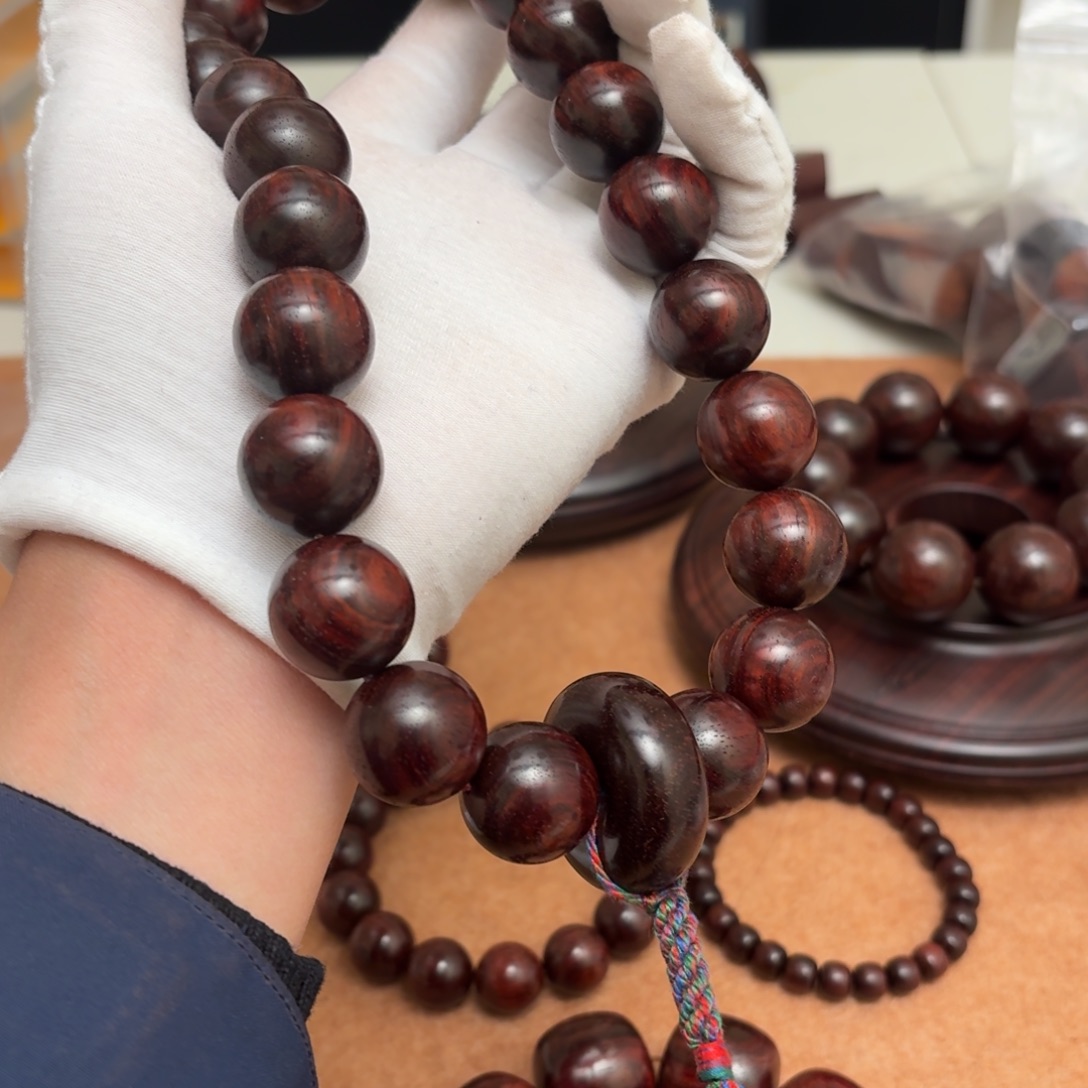 檀香紫檀（小叶紫檀）老料2.0*23颗+琴切平安扣手持