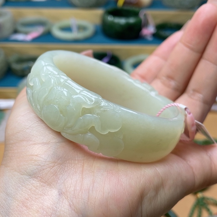 和田玉手镯59编号95未镶嵌