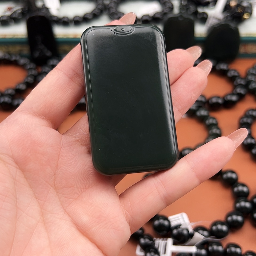 一***計和田玉未镶嵌手串