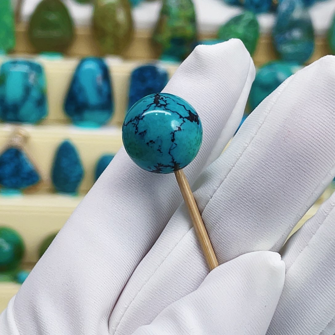 绿松石未镶嵌颈饰