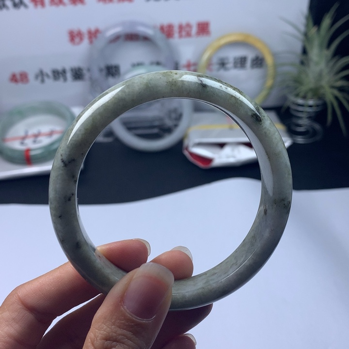 未镶嵌手镯翡翠63