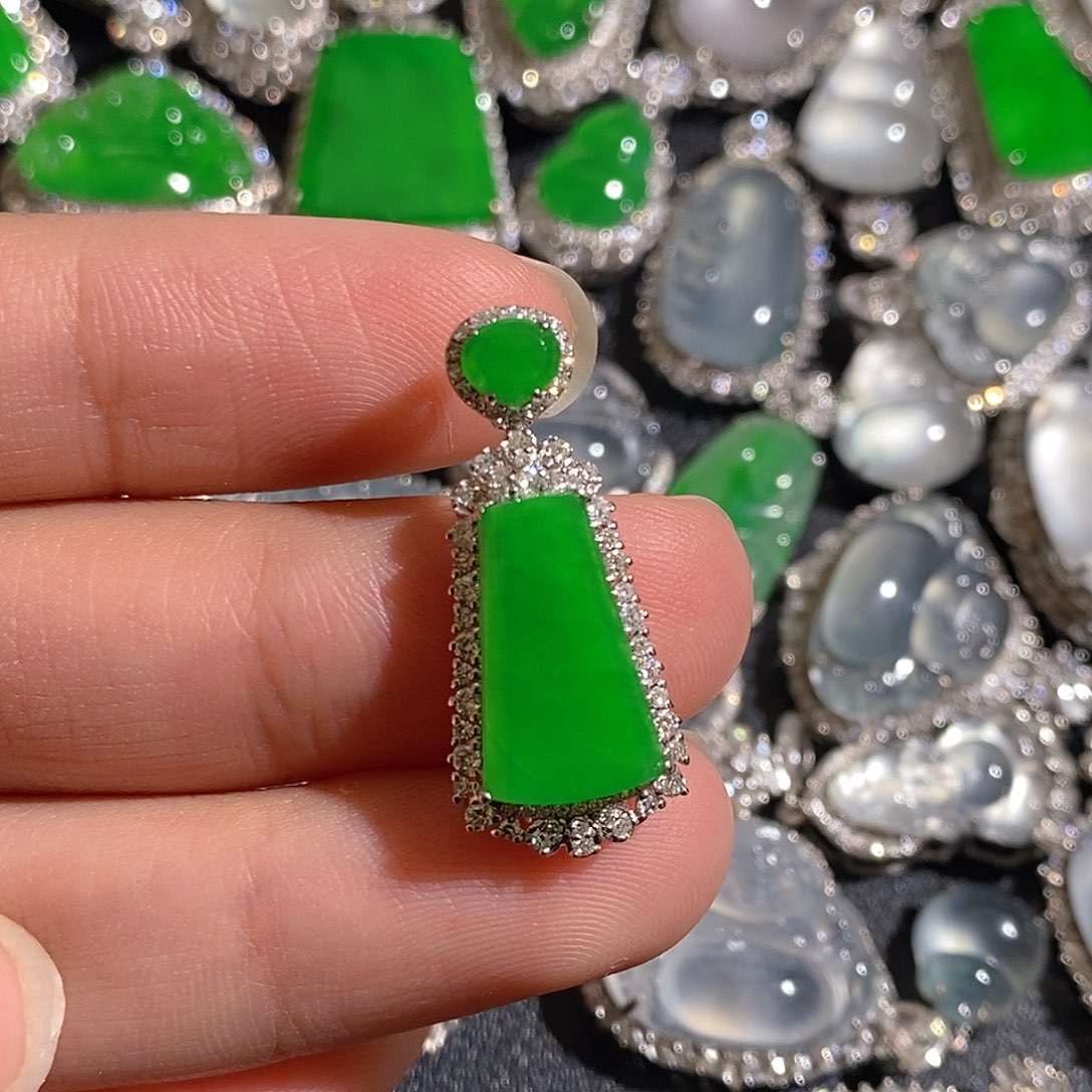 翡翠颈饰18K金镶嵌天然缅甸A货翡翠