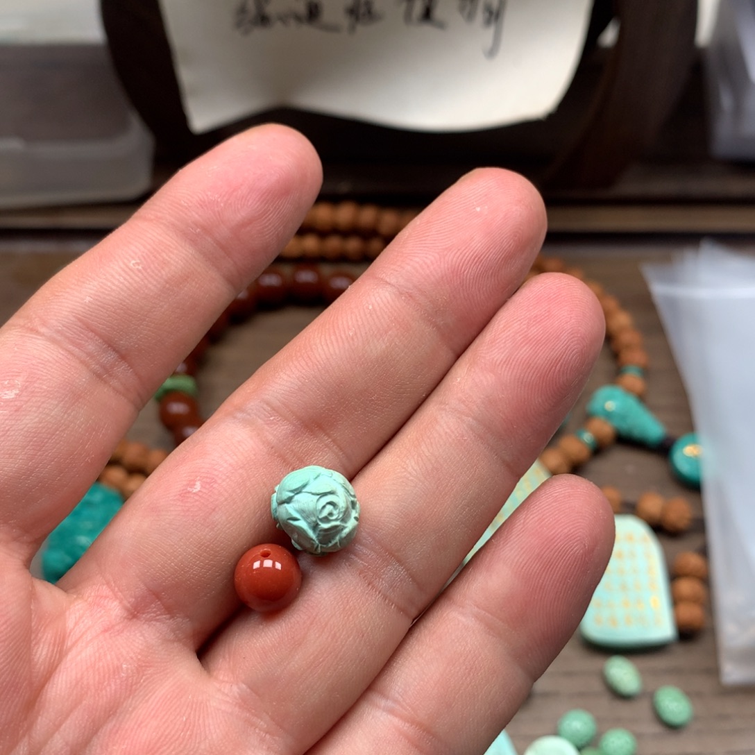 南红玛瑙未镶嵌雕刻