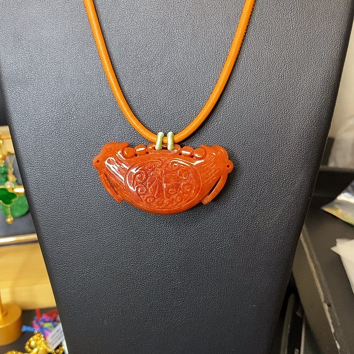 翡翠未镶嵌颈饰吊坠