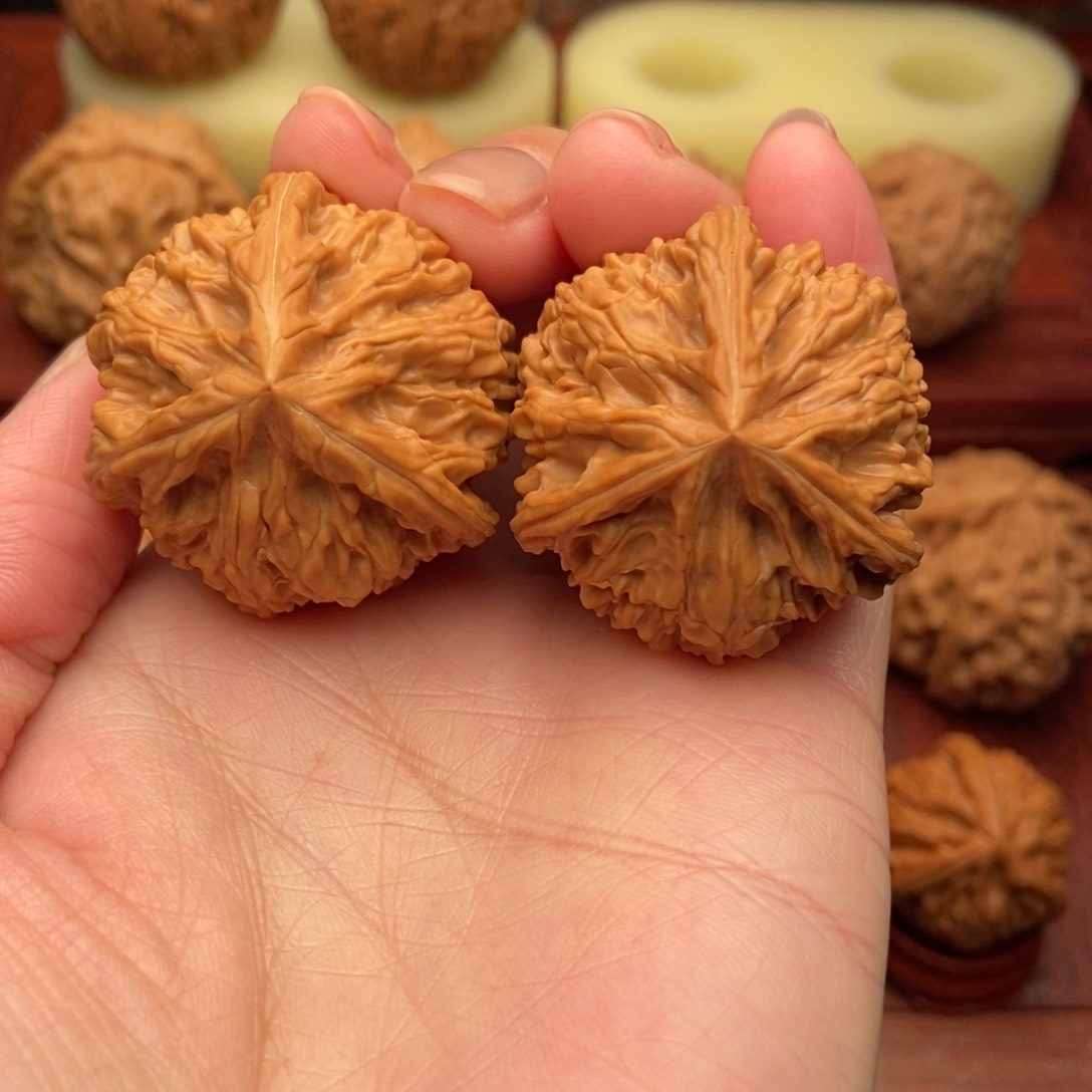 桃核把件御龙粗筋正奔37