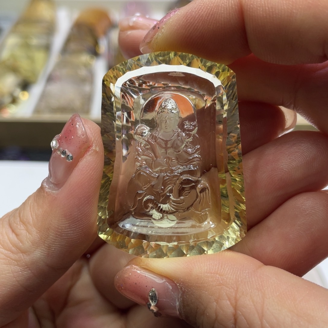 水晶颈饰未镶嵌月*?定制