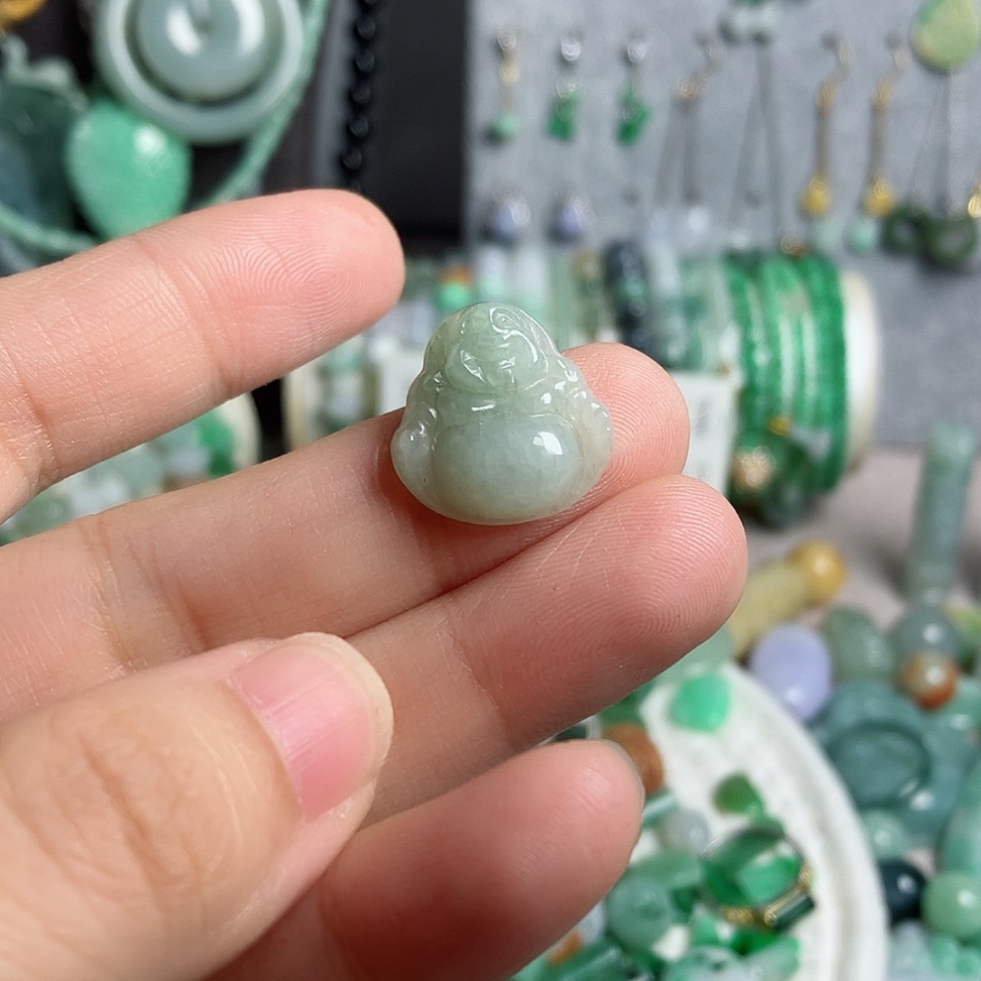 翡翠颈饰未镶嵌小佛公