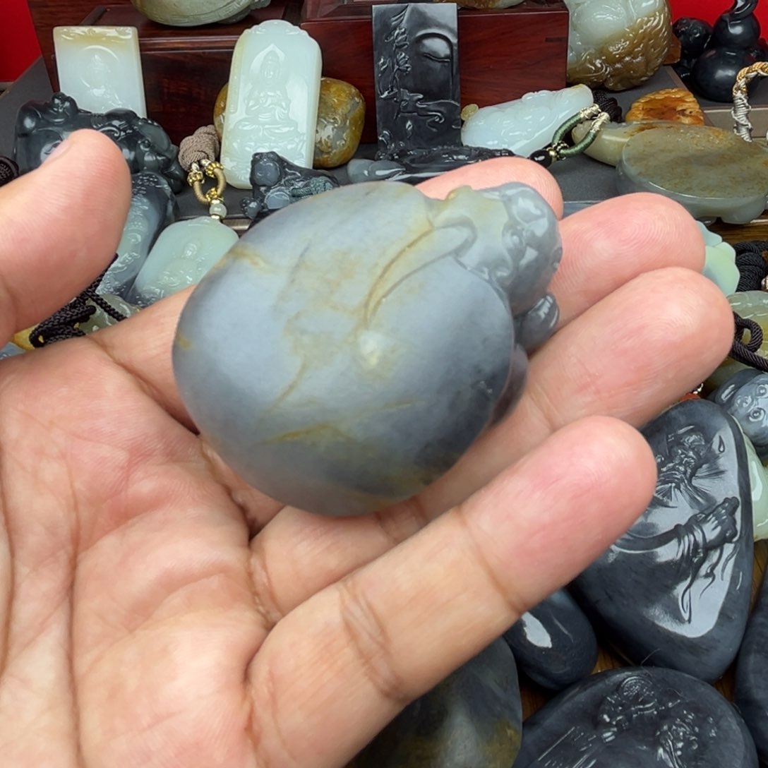 和田玉颈饰未镶嵌