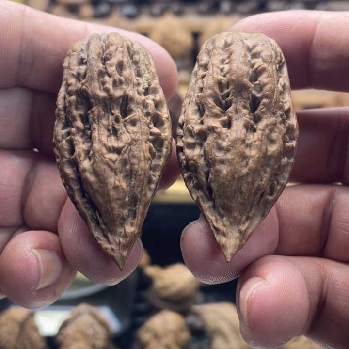 桃核把件东北绣花鞋8