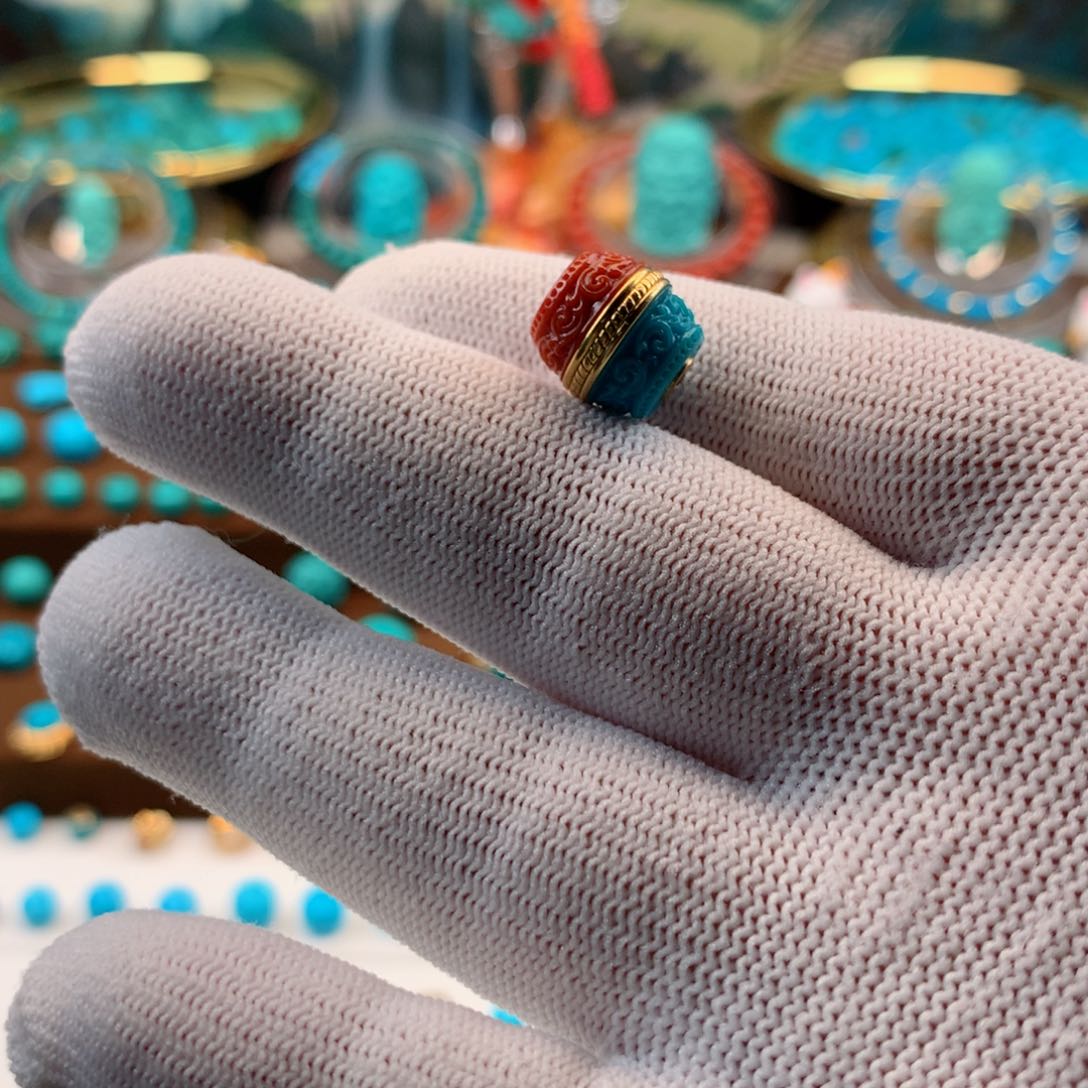 绿松石配饰18K金镶嵌R**l