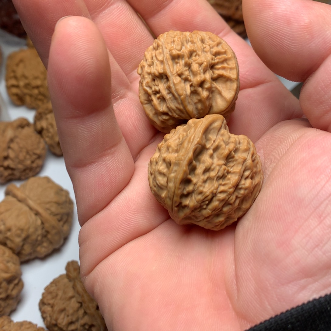 文玩核桃把件一*野生