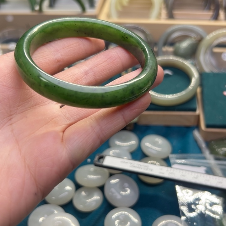 和田玉手镯未镶嵌D****T9006