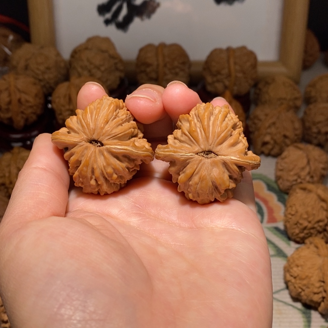 文玩核桃把件37尺四座楼