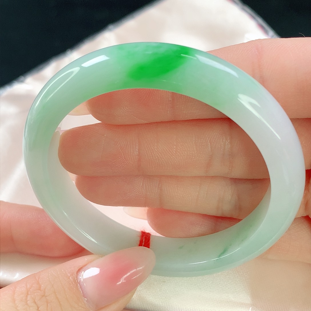 未镶嵌手镯翡翠684