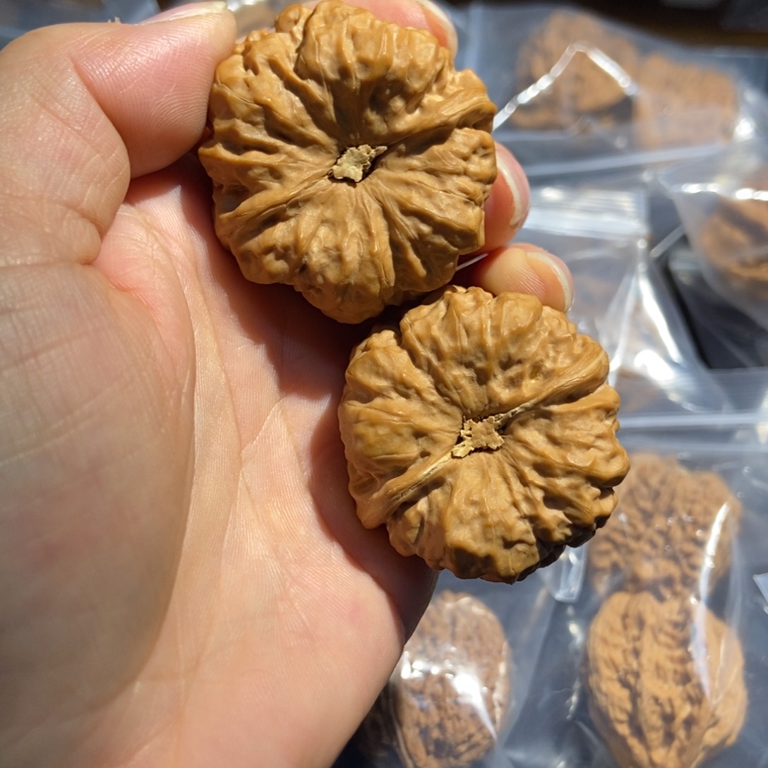 文玩核桃吊坠聚财哇哇300