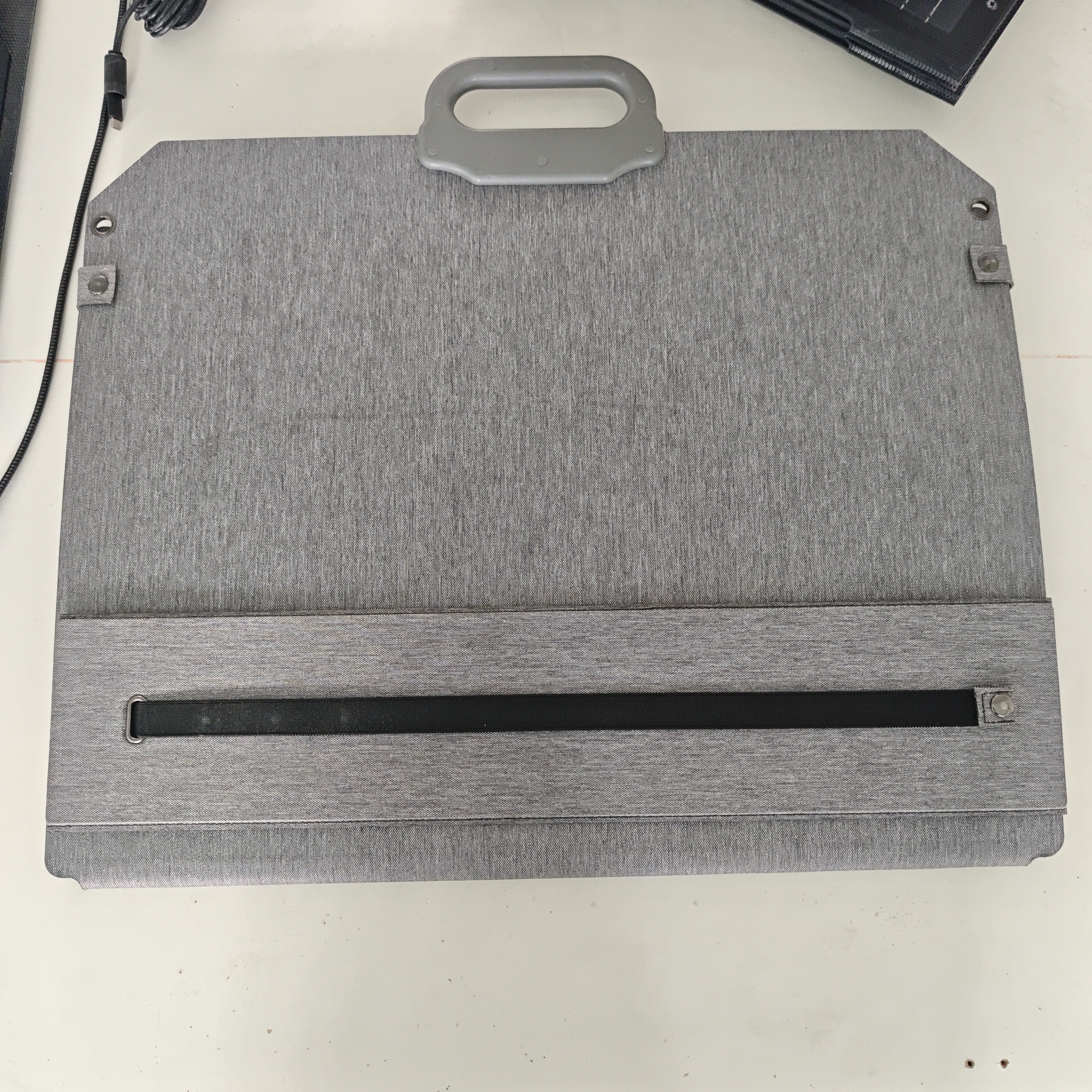 120瓦太阳能折叠包新