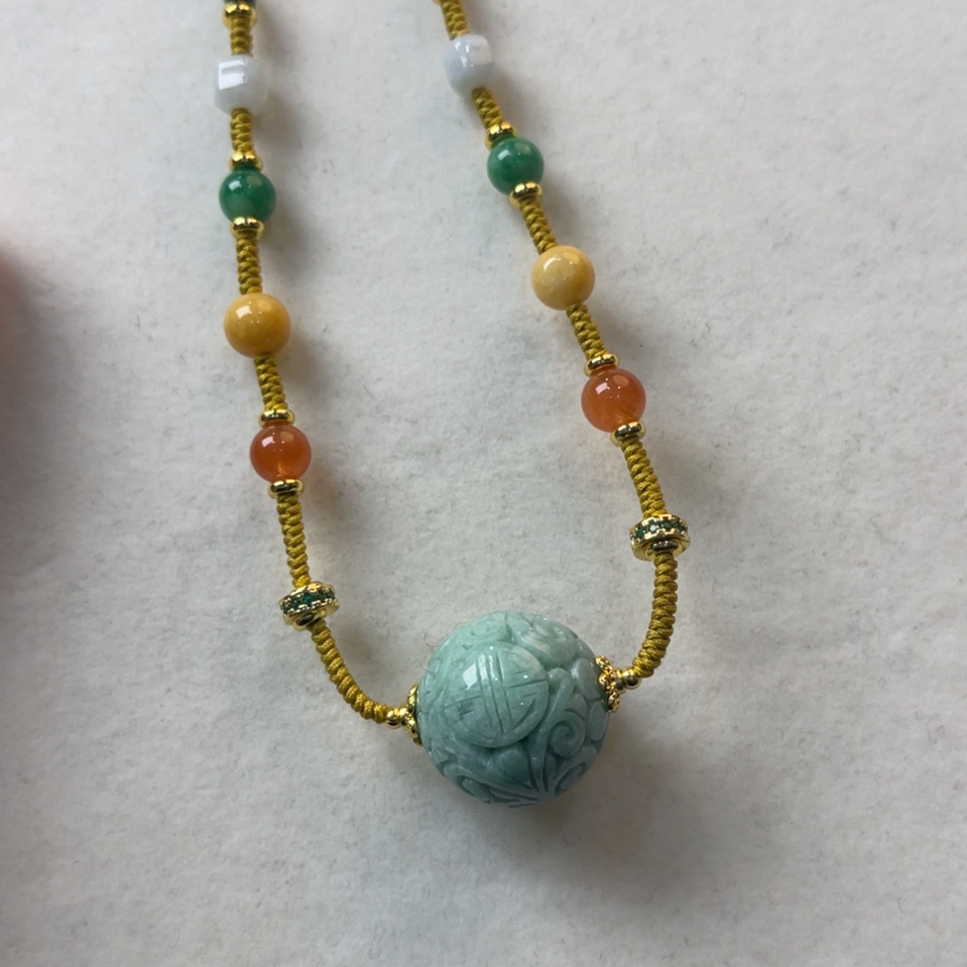 翡翠颈饰未镶嵌吊坠