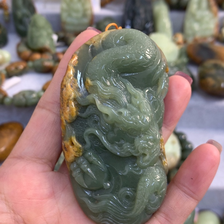 岫岩河磨玉（透闪石质玉）未镶嵌把件