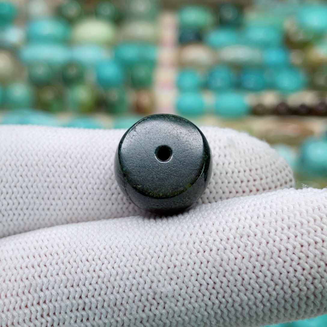 未镶嵌绿松石颈饰