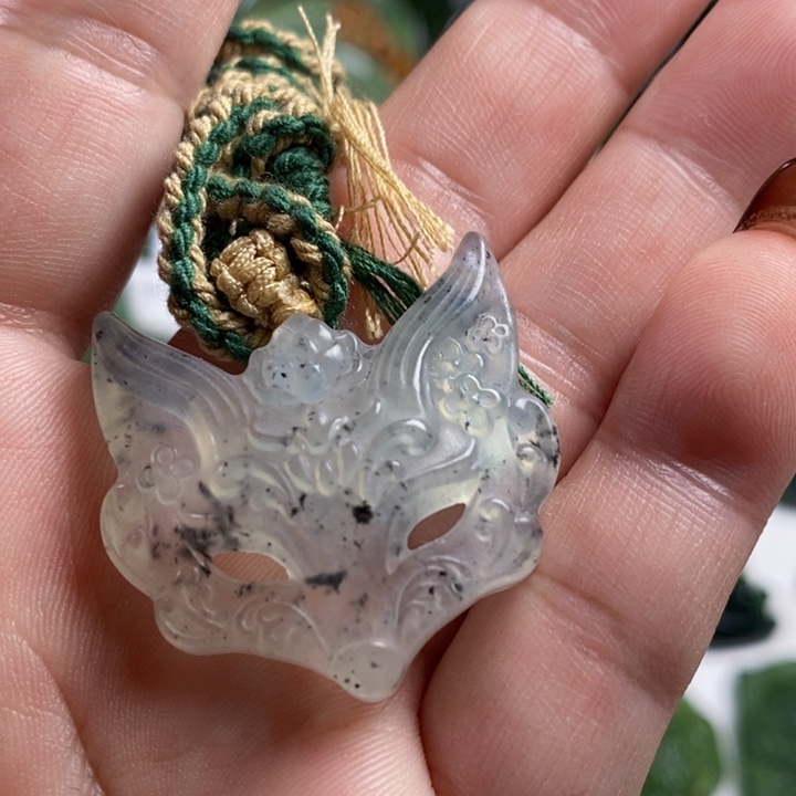 未镶嵌蛇纹石玉颈饰