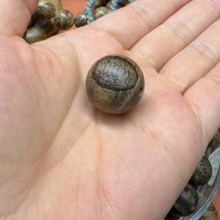 大叶紫檀（黑酸枝木类）