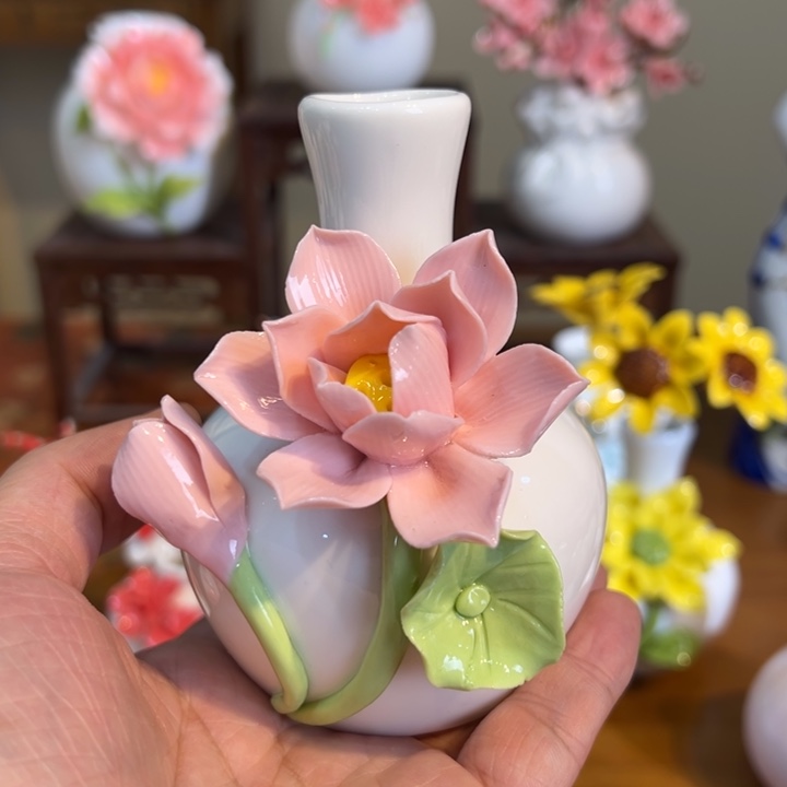 手工精致陶瓷摆件 