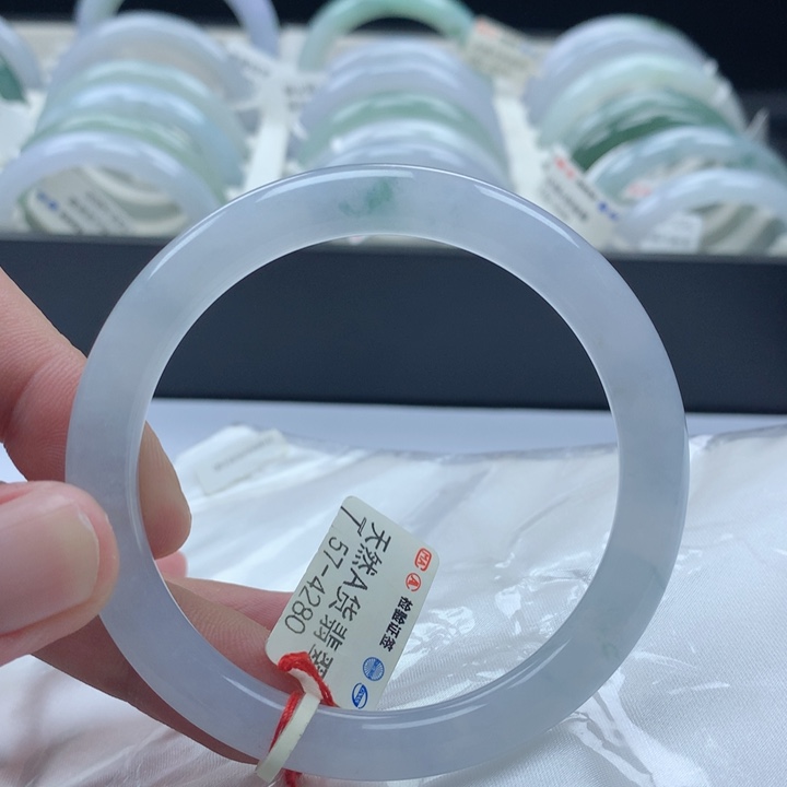 翡翠未镶嵌手镯57圈