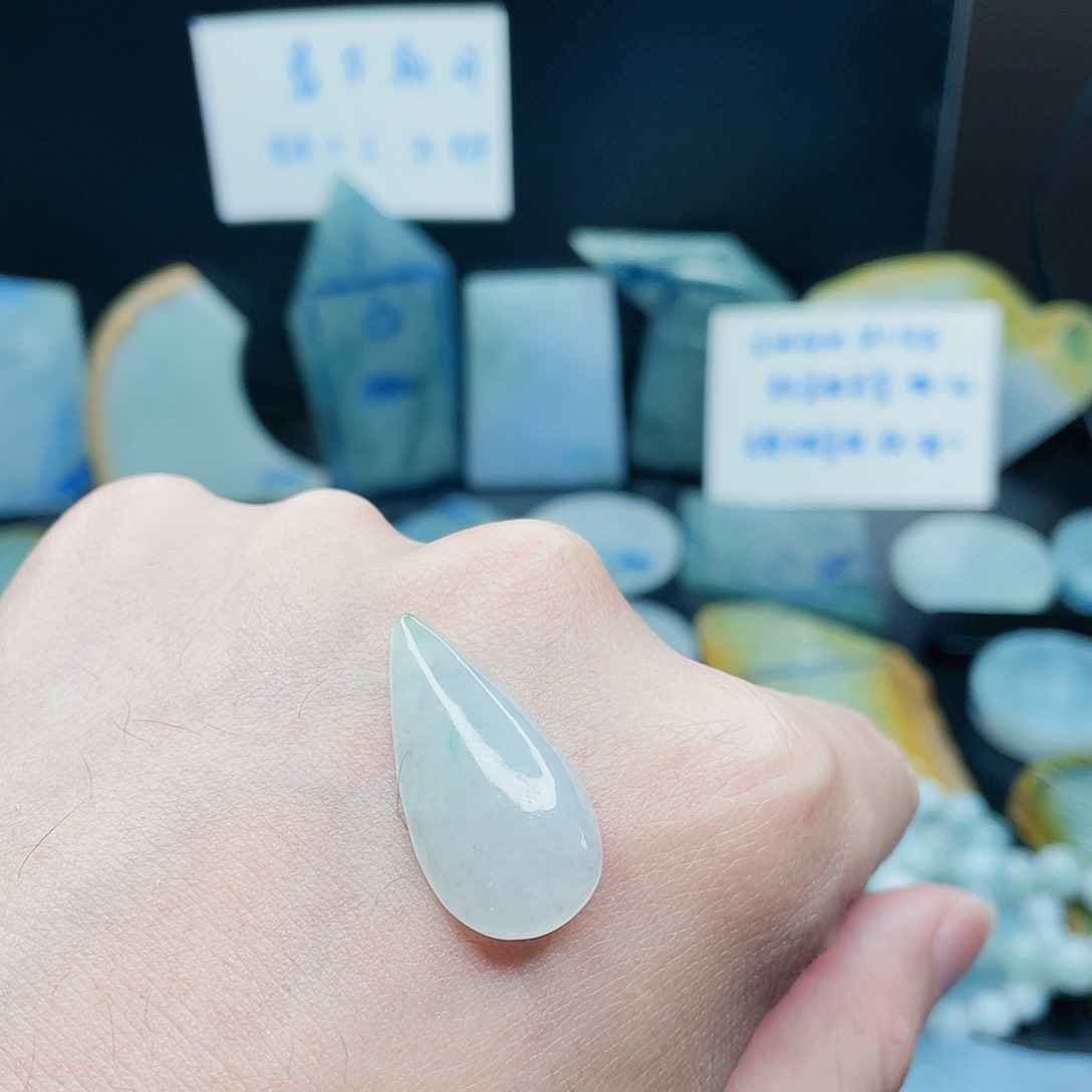 定制翡翠未镶嵌纯天然