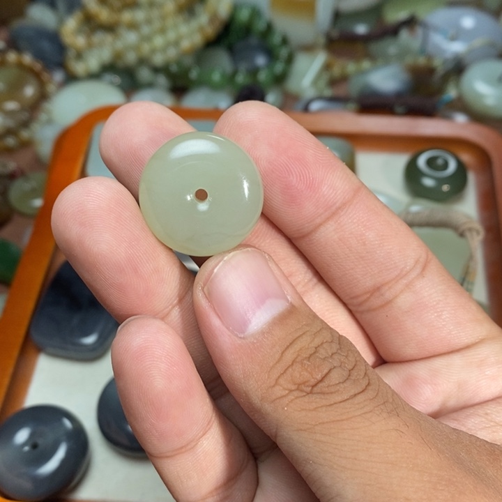 和田玉未镶嵌吊坠(不含链)