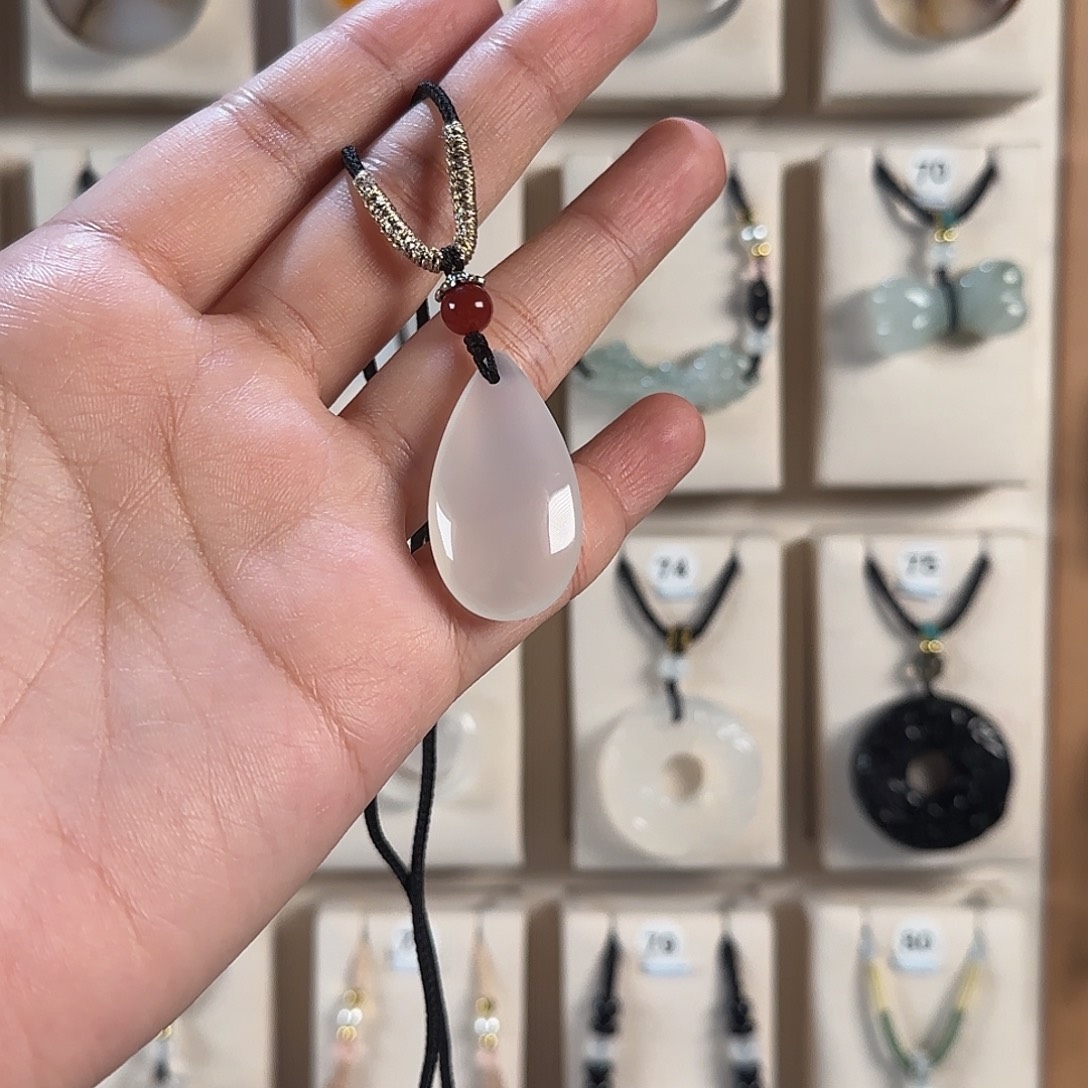 最***杰玛瑙/玉髓未镶嵌颈饰