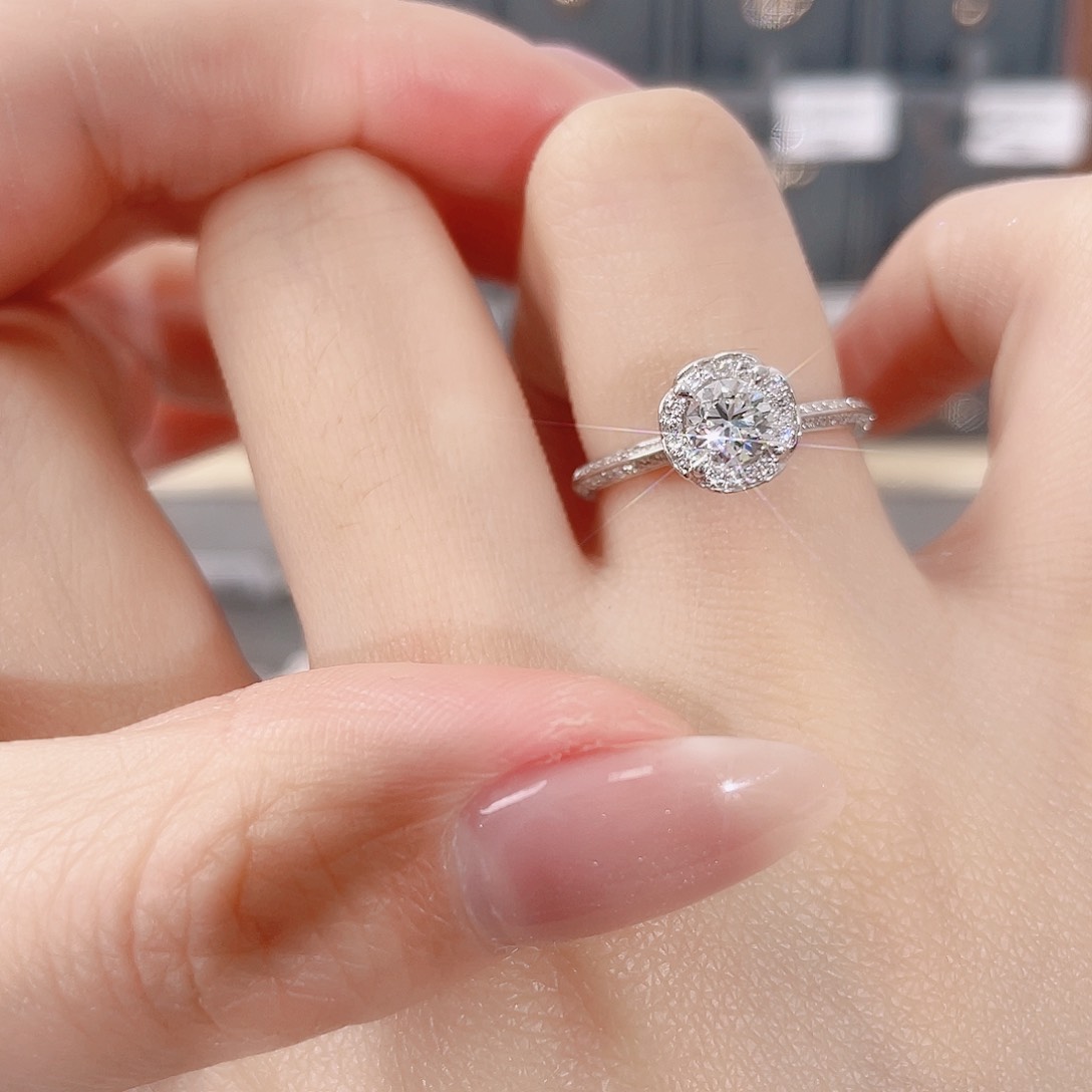 天然钻石戒指/指环18K金镶嵌DS24120005